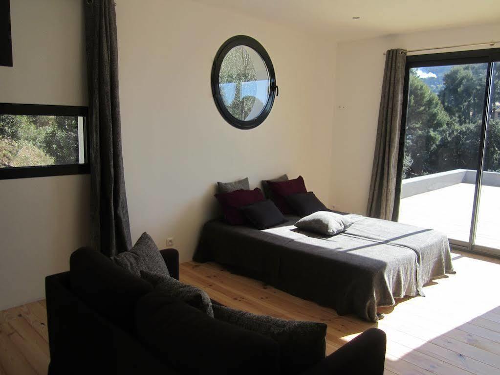 By Cassis Chambre Privee Dans Maison Familiale 外观 照片